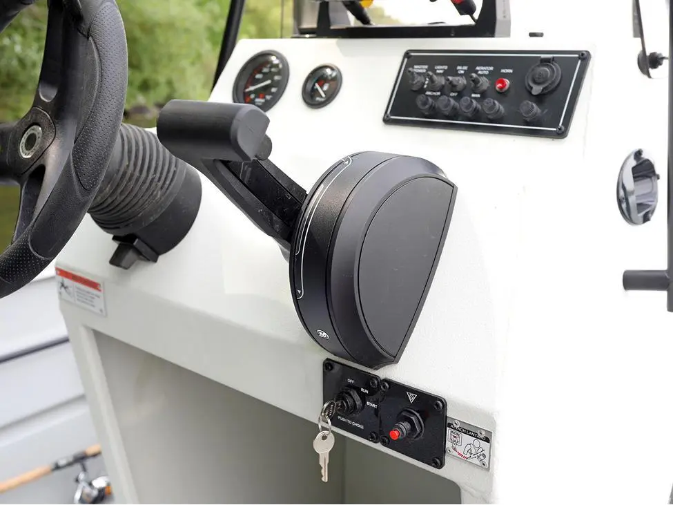 Lund 2070 Predator SS 2025