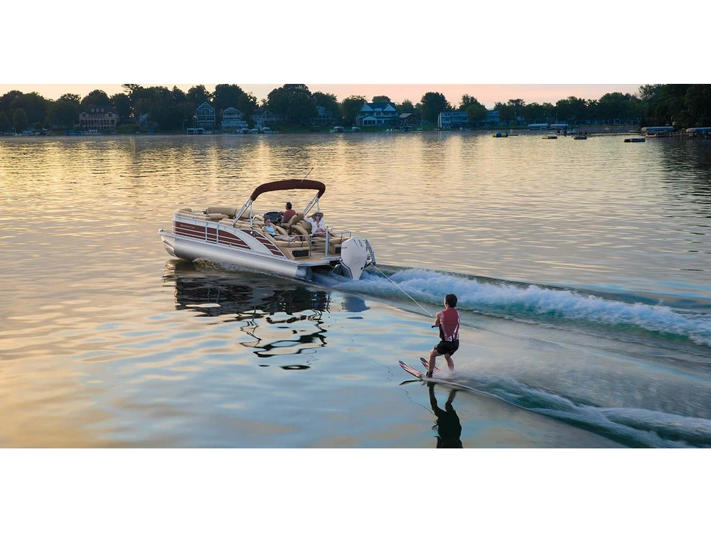 Bennington Marine R Line 23 R Quad Bench 2025 alt