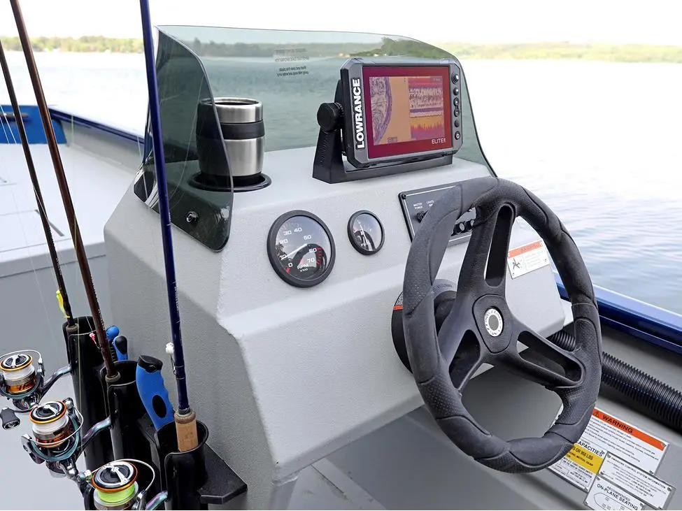 2025 Lund 1870 Predator CC