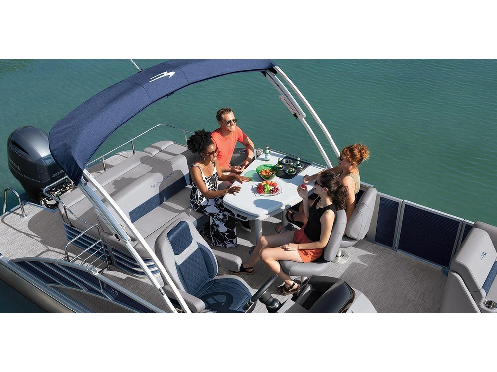 2025 Bennington Marine L Line 20 L Stern Radius Quad Bench alt