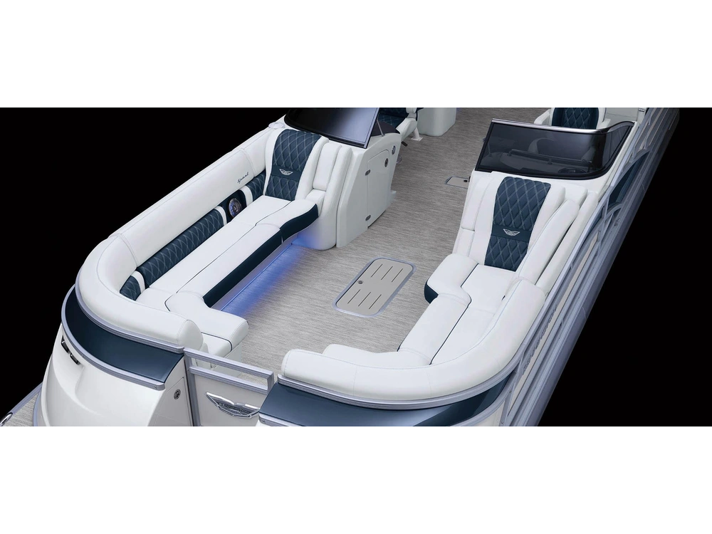 2025 Bennington Marine Q Line 25 Q Stern Radius Quad Bench alt