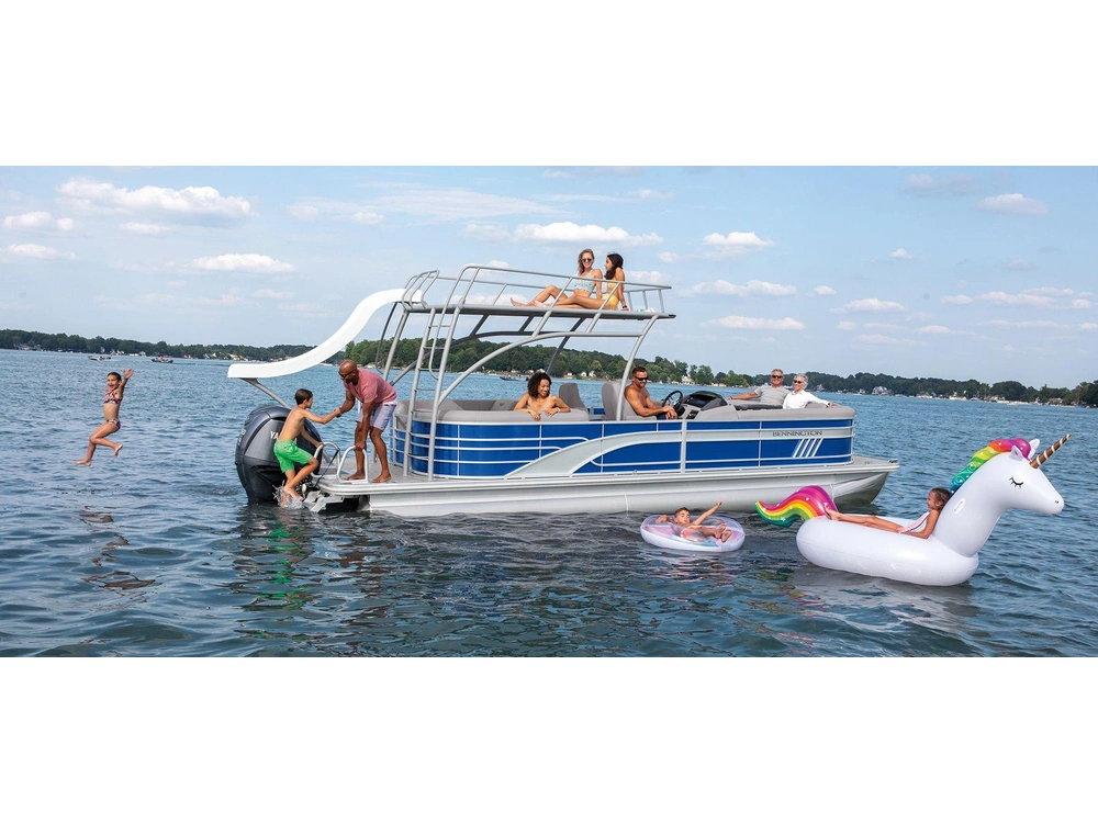 Bennington Marine L Line 20 L Stern Radius Quad Bench 2025 alt