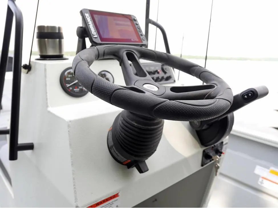 2025 Lund 1870 Predator SS