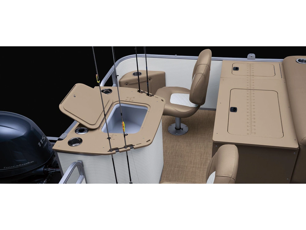 Bennington Marine L Line 20 L Stern Radius Quad Bench 2025 alt