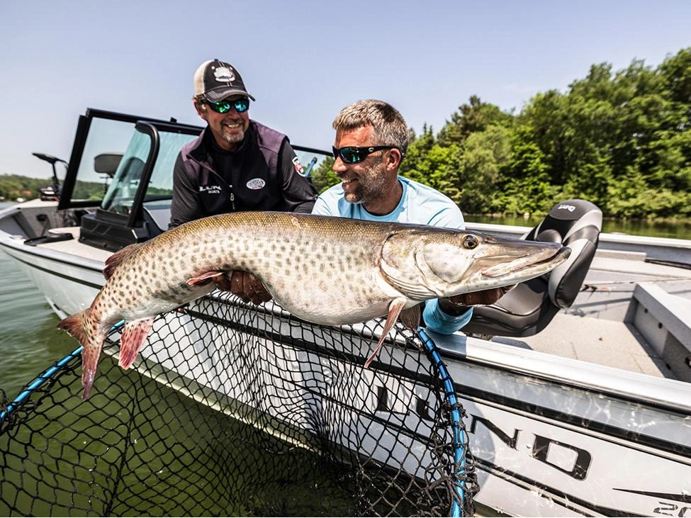 2025 Lund 2075 Alaskan 2075 Alaskan Tiller alt