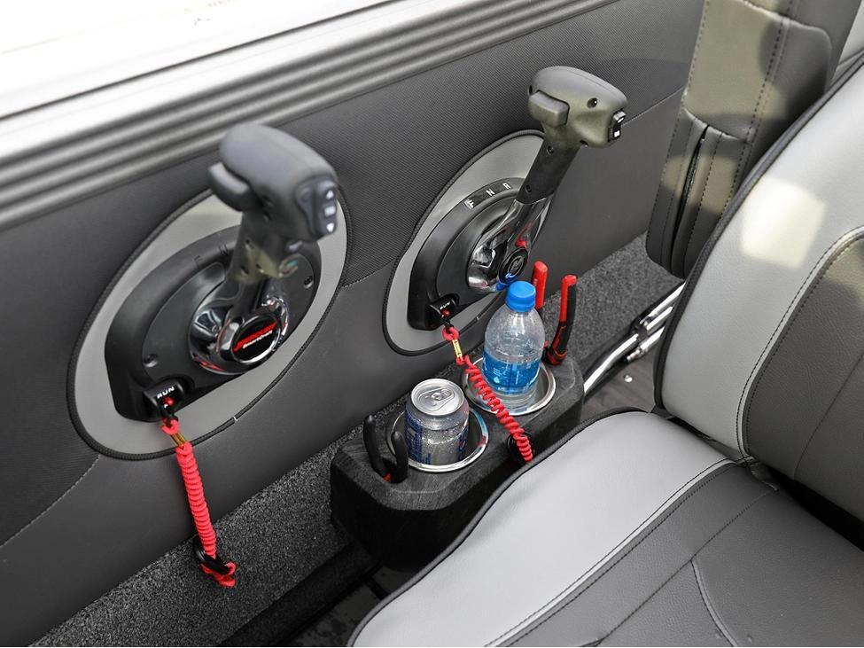 2025 Lund 2075 Tyee 2075 Tyee Sport alt