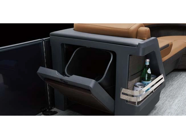 Bennington Marine M Line 22 M Fastback Quad Bench 2025 alt