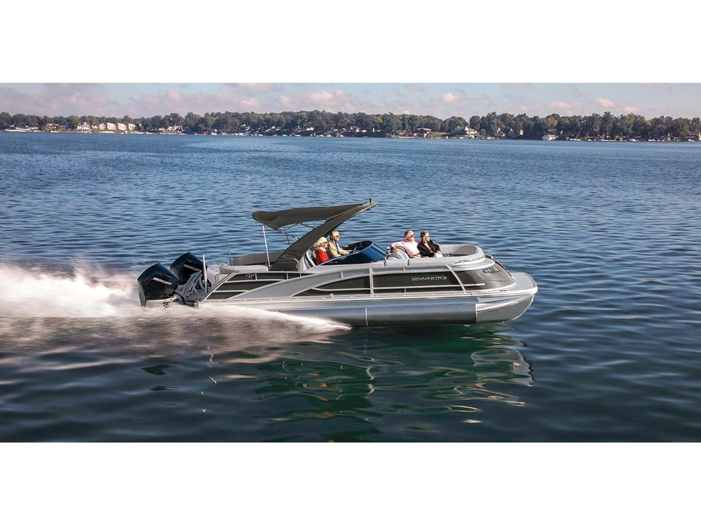 2025 Bennington Marine Q Line 25 Q Stern Radius Quad Bench alt