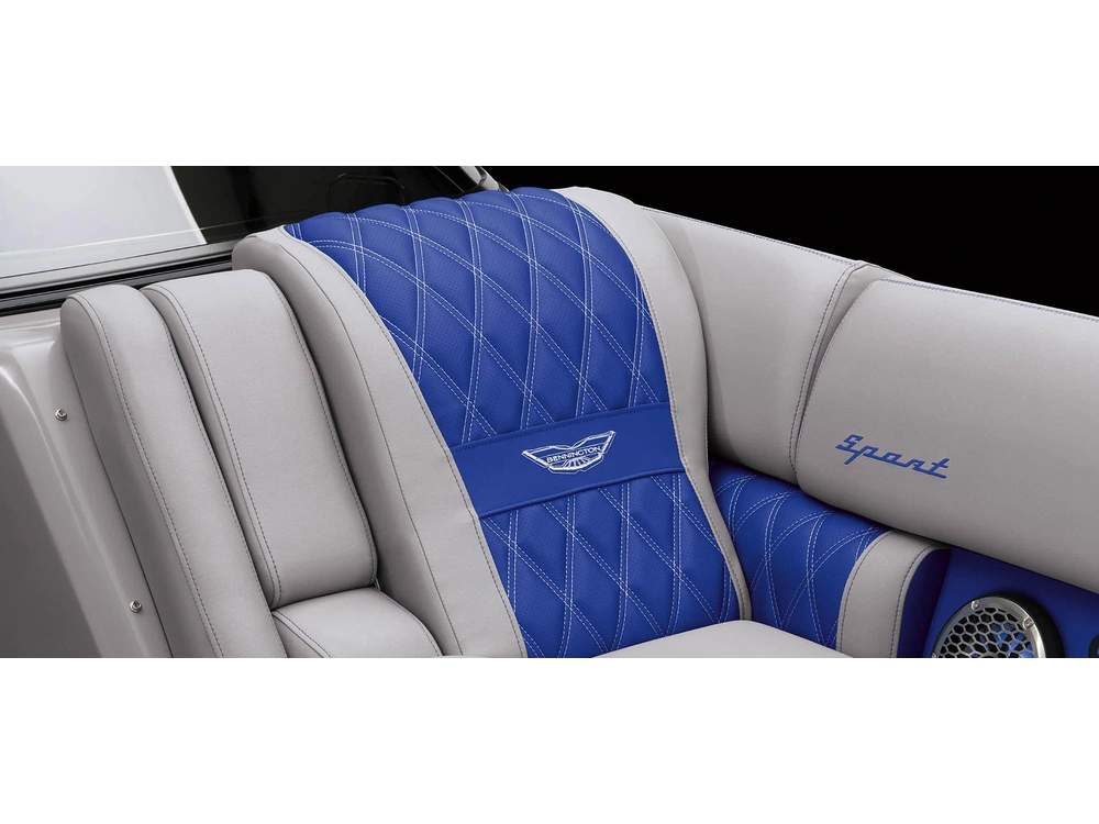 Bennington Marine Q Line 25 Q Stern Radius Quad Bench 2025 alt