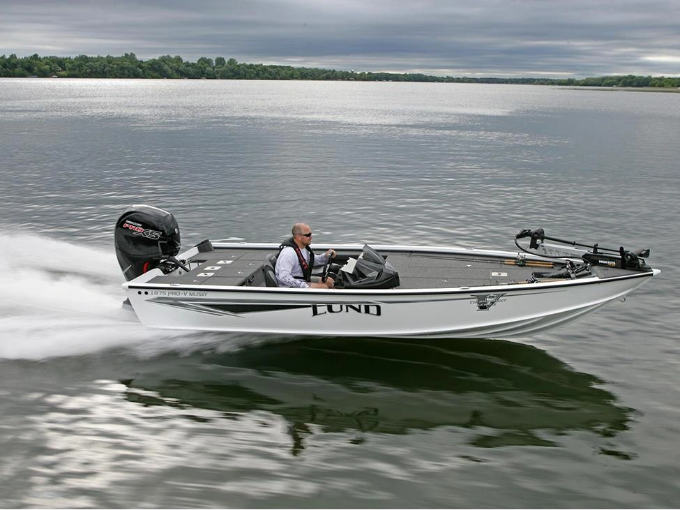 2025 Lund 1875 Pro-V Musky XS 1875 Pro-V Musky XS alt