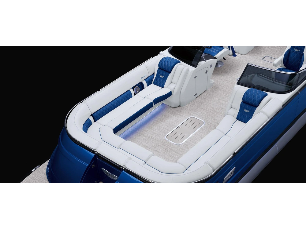 Bennington Marine QX Line 23 QX Fastback Quad Bench 2025 alt