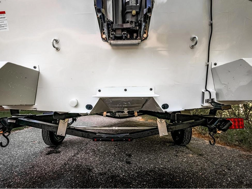 2025 Lund 1870 Predator 1870 Predator Tiller alt