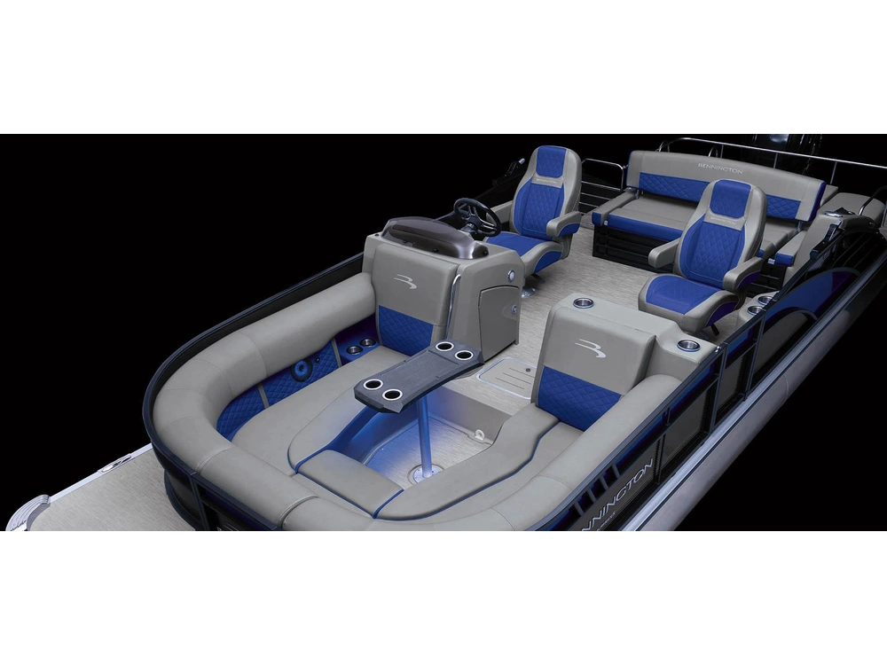 Bennington Marine L Bowrider Line 23 LT Fastback Quad Bench 2025 alt