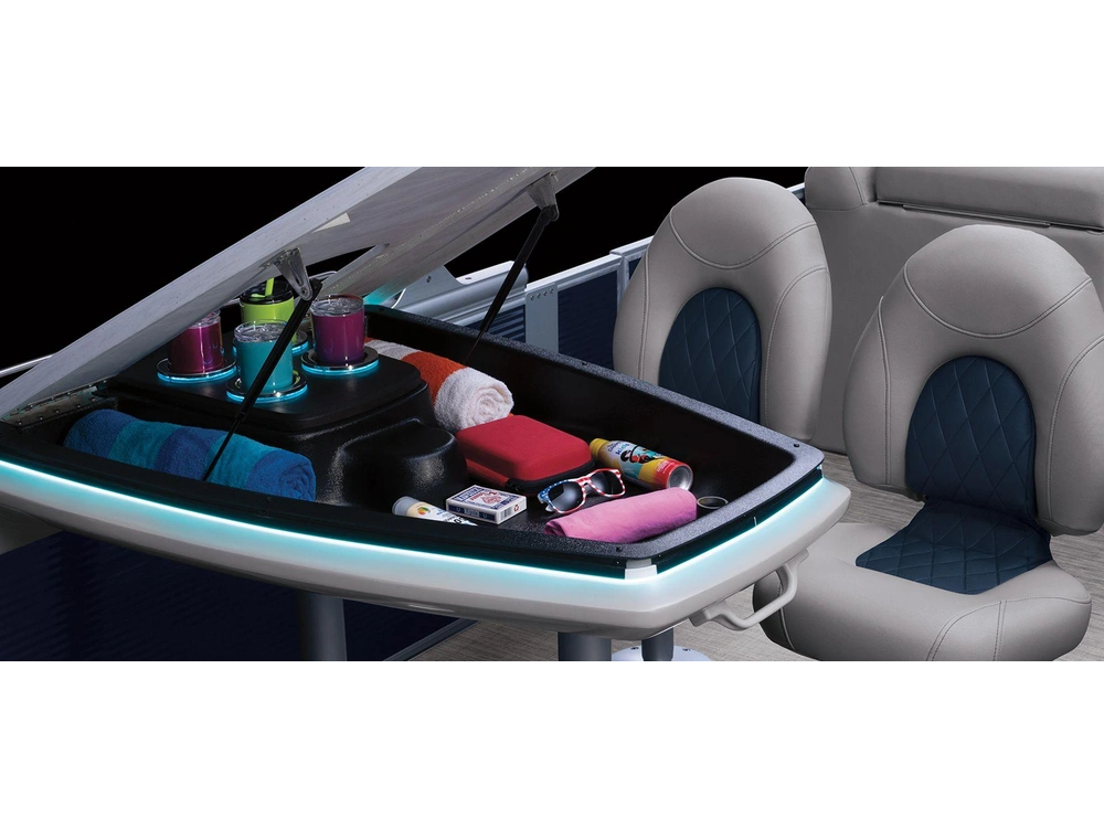 Bennington Marine L Line 20 L Stern Radius Quad Bench 2025 alt