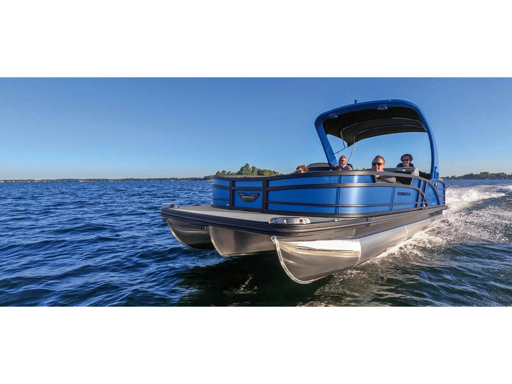2025 Bennington Marine R Bowrider Line 22 RT Fastback Quad Bench alt