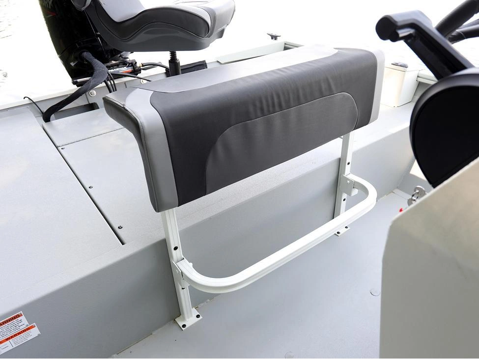 Lund 1870 Predator 1870 Predator Tiller 2025 alt