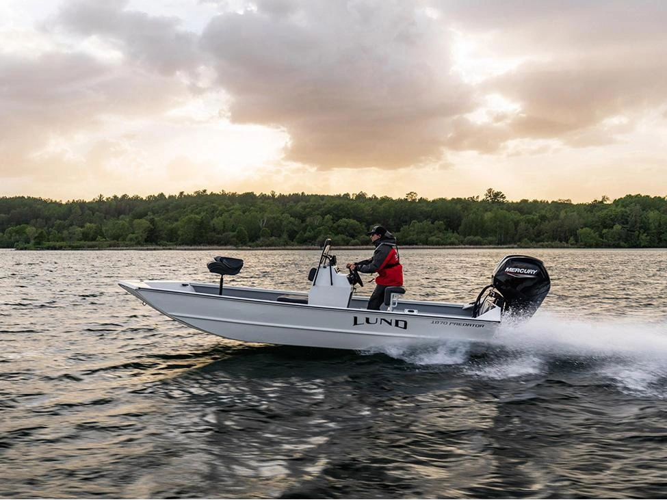 Lund 1870 Predator 1870 Predator Tiller 2025 alt