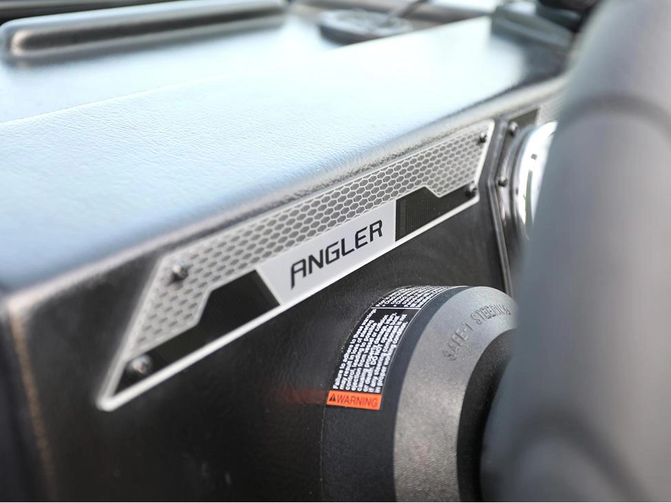 2025 Lund 1650 Angler 1650 Angler Tiller alt