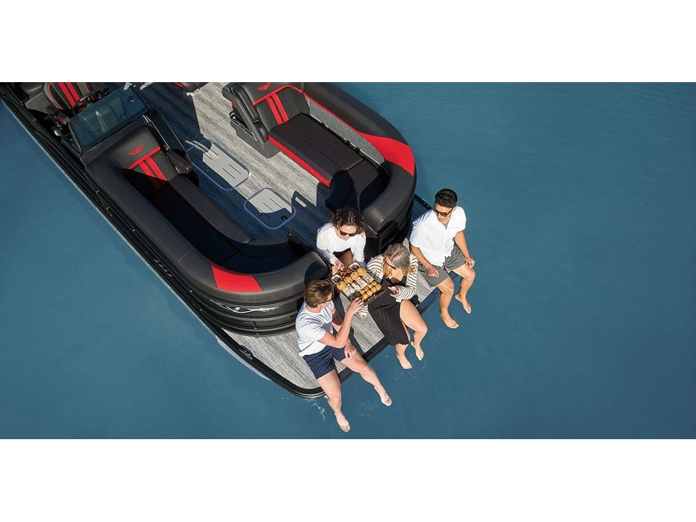 Bennington Marine M Line 22 M Fastback Quad Bench 2025 alt