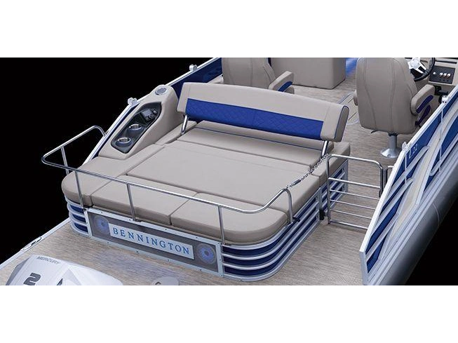 2025 Bennington Marine L Line 20 L Stern Radius Quad Bench alt