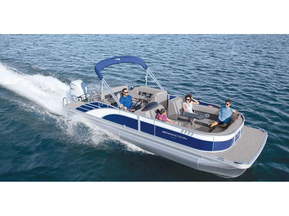 Bennington Marine L Bowrider Line 23 LT Fastback Quad Bench 2025 alt