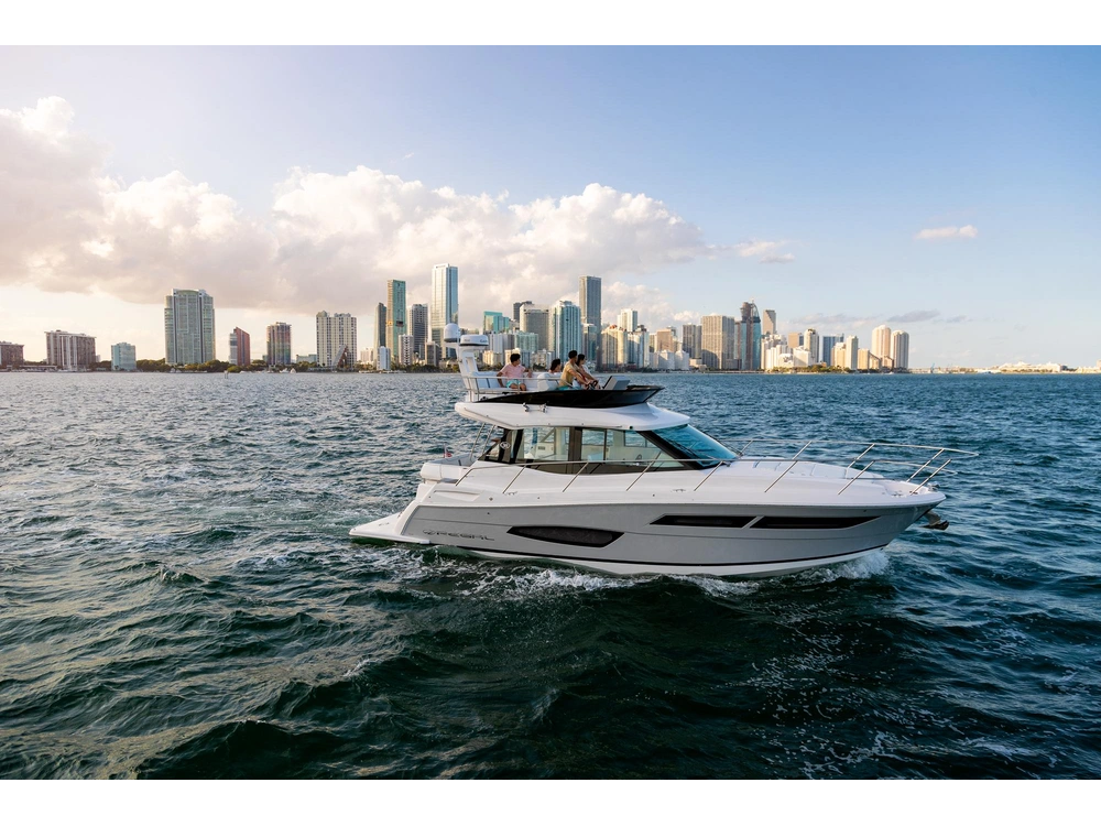 Regal 38 FLY 38 FLY 2025 alt