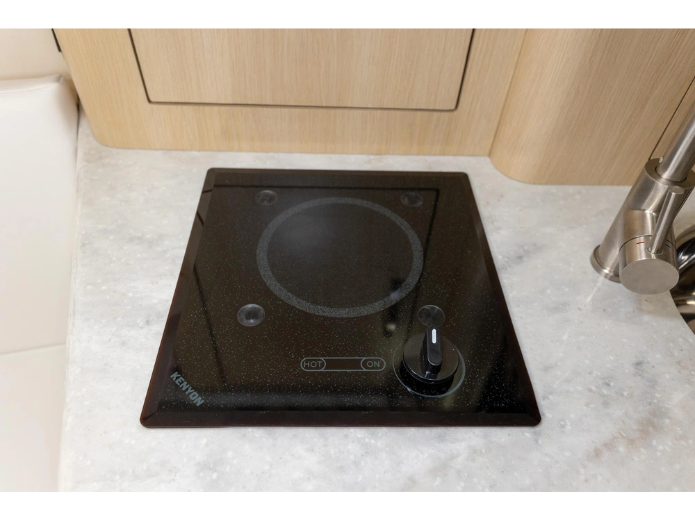 Regal 28 Express 28 Express 2025 alt