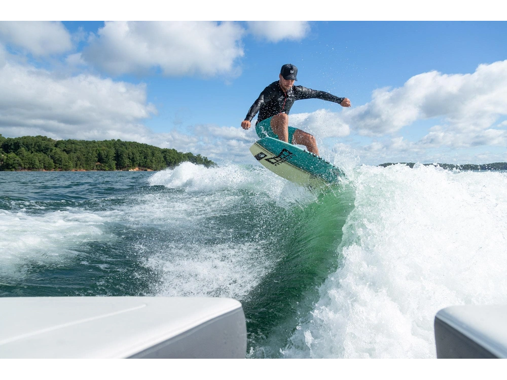 Regal LS6 Surf LS6 Surf 2025 alt