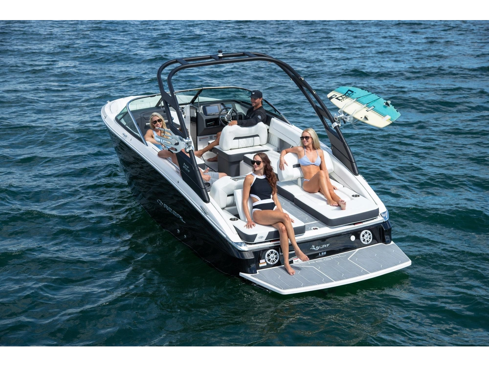 Regal LS6 Surf LS6 Surf 2025 alt