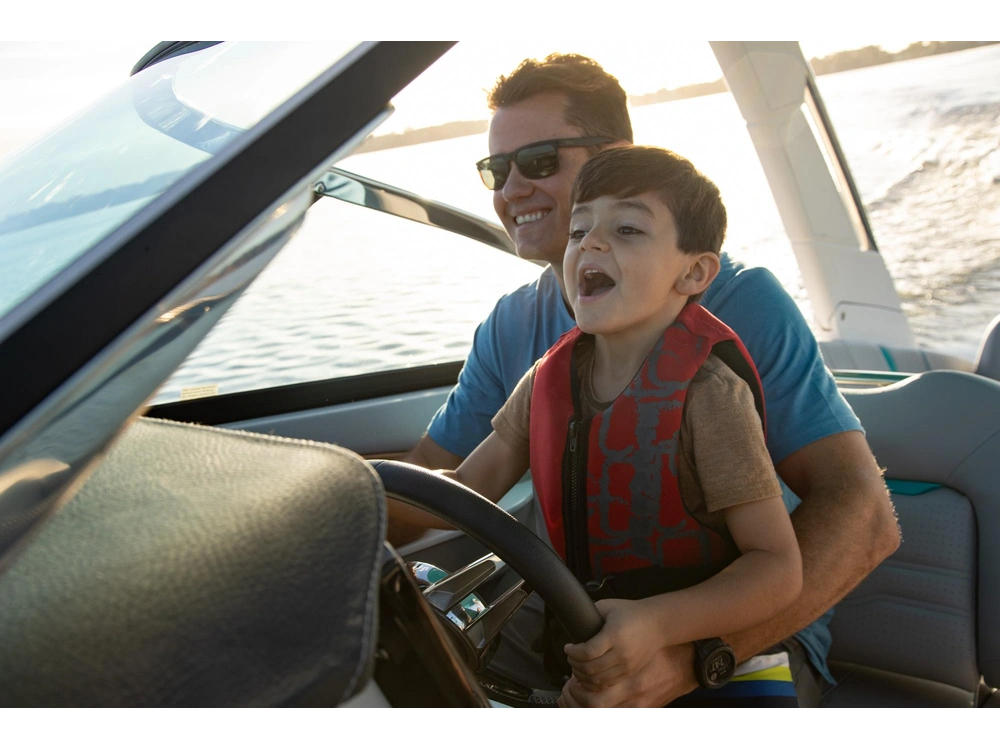 Regal LS9 Surf LS9 Surf 2025 alt