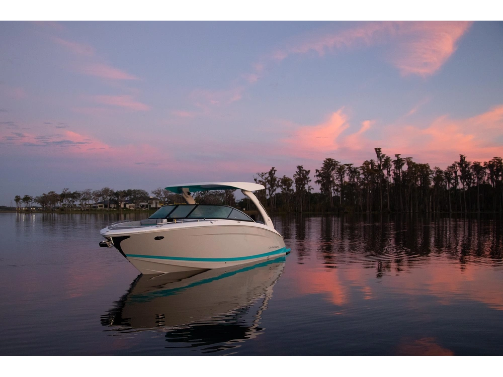 Regal LS9 Surf LS9 Surf 2025 alt