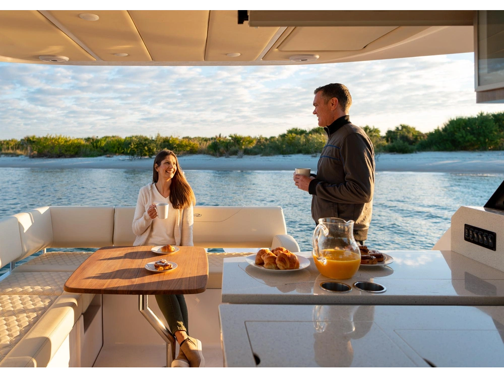 Regal 38 XO 38 XO 2025 alt