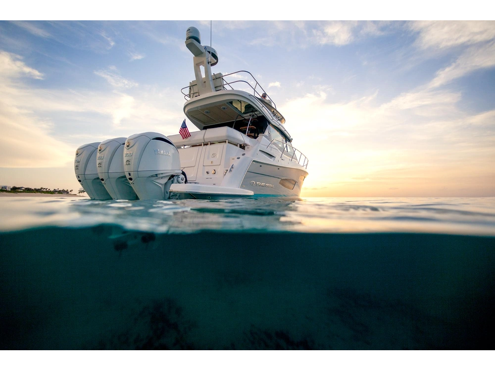 Regal 38 FXO 38 FXO 2025 alt