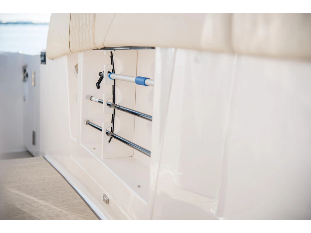 Regal 33 SAV 33 SAV 2025 alt