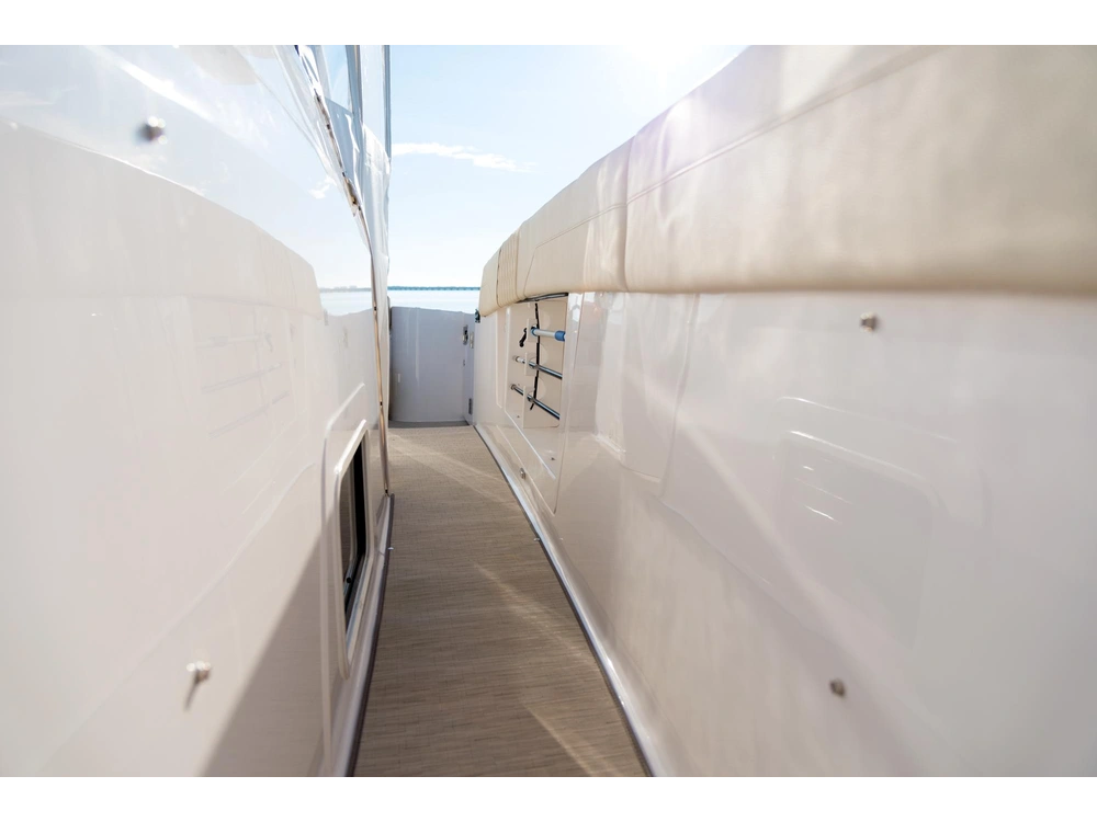 Regal 33 SAV 33 SAV 2025 alt