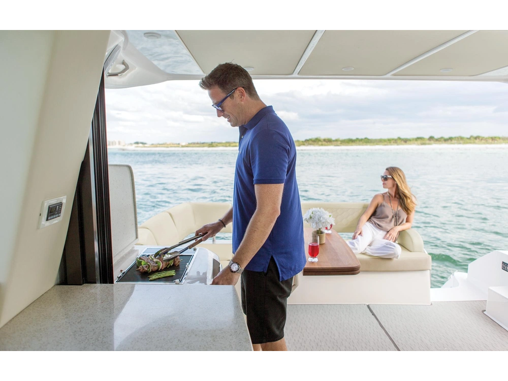 Regal 42 Fly 42 Fly 2025 alt