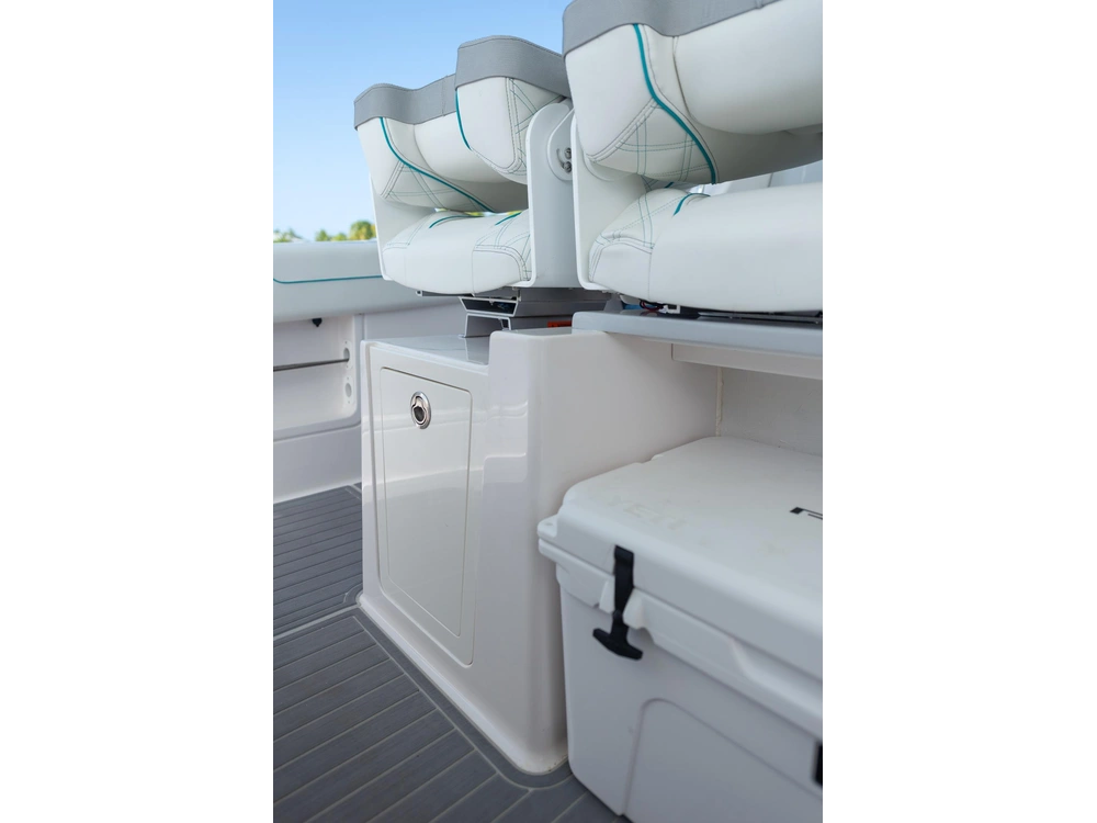 Regal 38 SAV 38 SAV 2025 alt