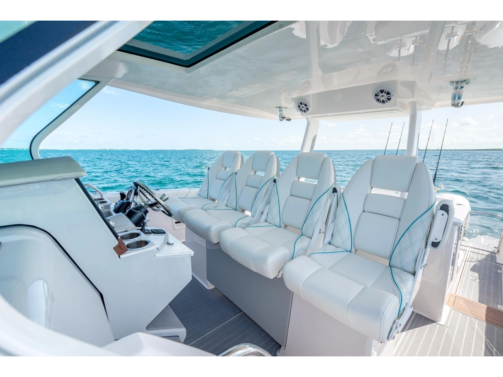 Regal 38 SAV 38 SAV 2025 alt