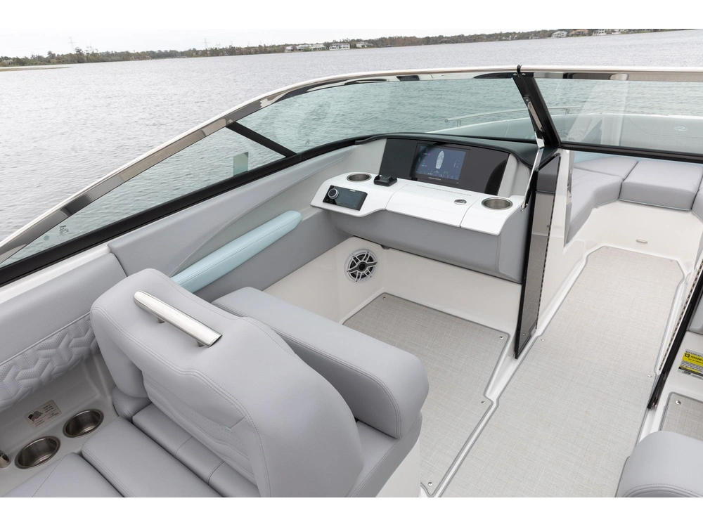 Regal LS4 LS4 2025 alt