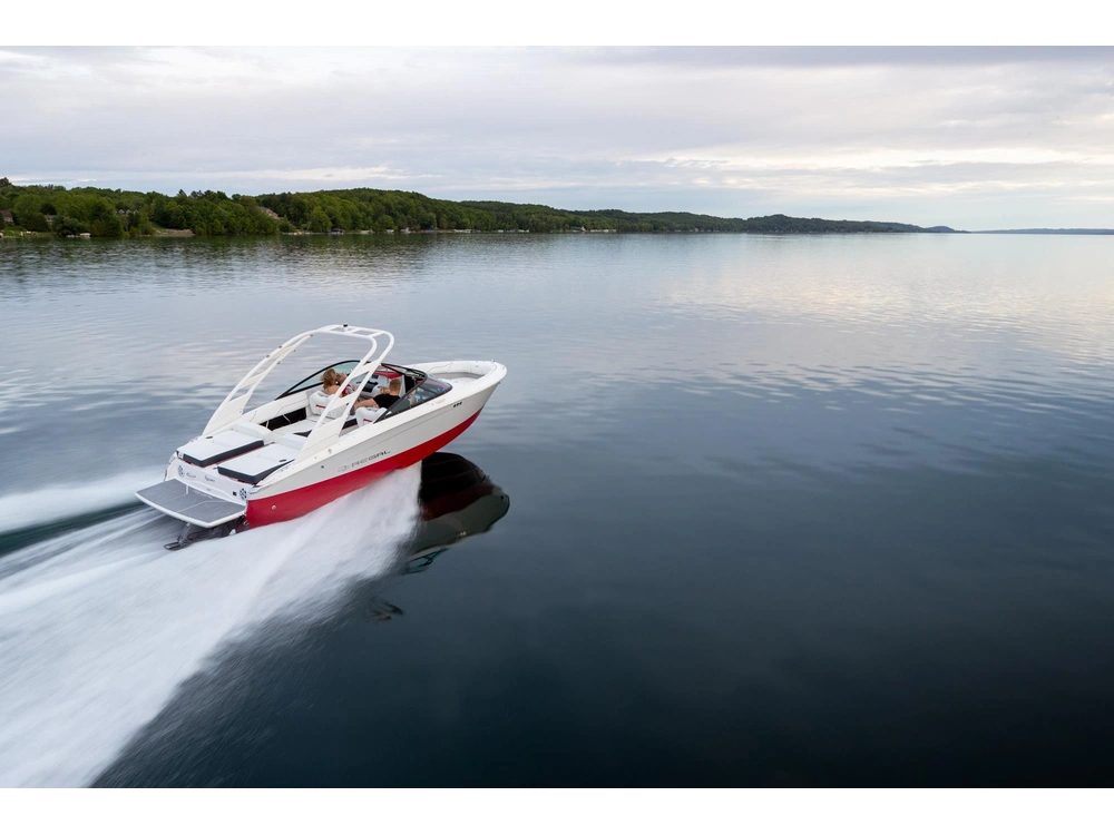 Regal LS2 Surf LS2 Surf 2025 alt