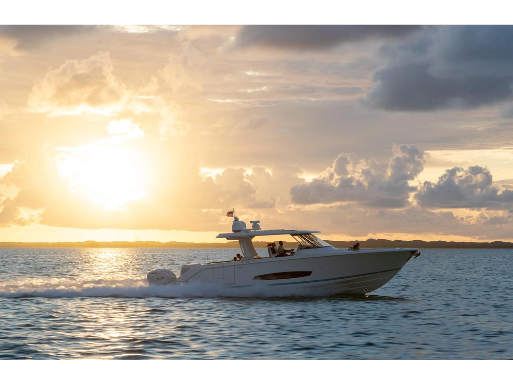 Regal 43 SAV 43 SAV 2025 alt