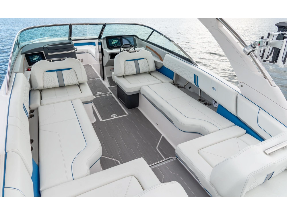 Regal LS9 Surf LS9 Surf 2025 alt