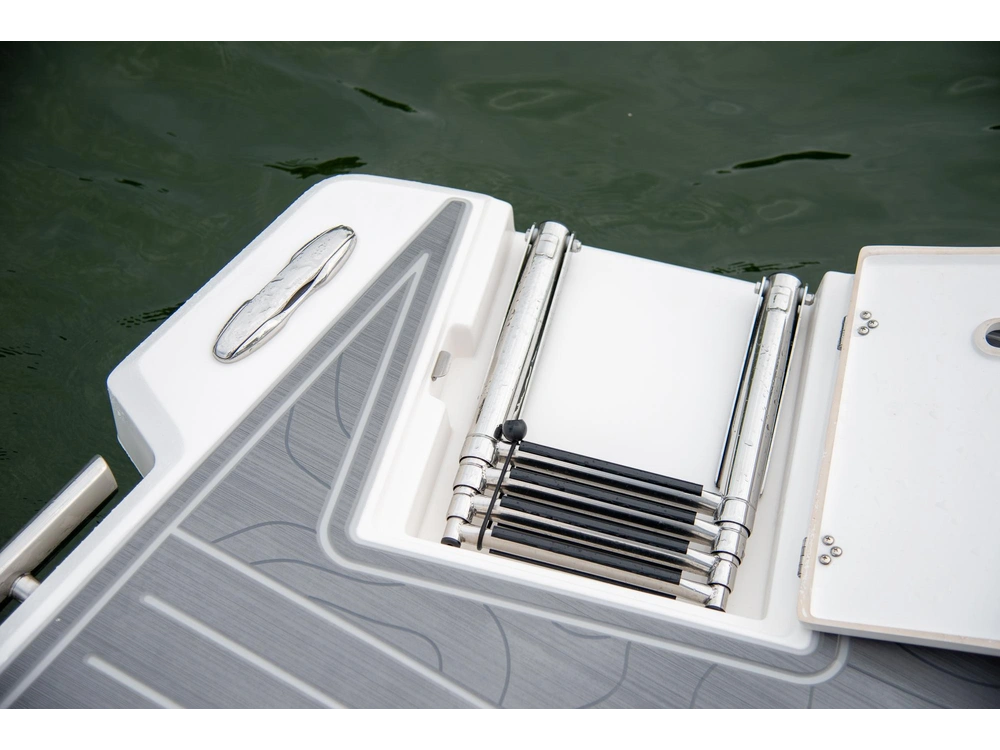 Regal 38 Surf 38 Surf 2025 alt