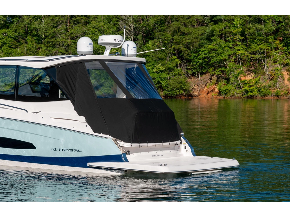 Regal 36 Grande Coupe 36 Grande Coupe 2025 alt