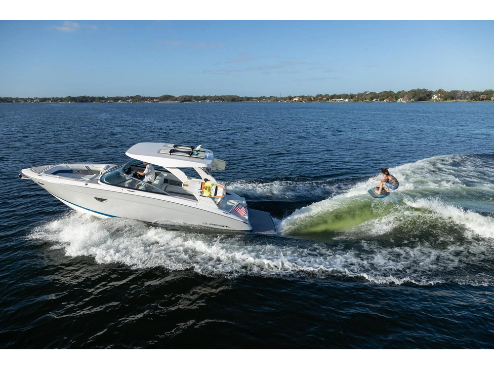 Regal LS9 Surf LS9 Surf 2025 alt