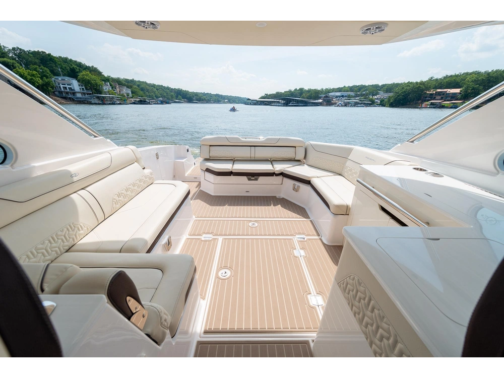 Regal LS36 LS36 2025 alt