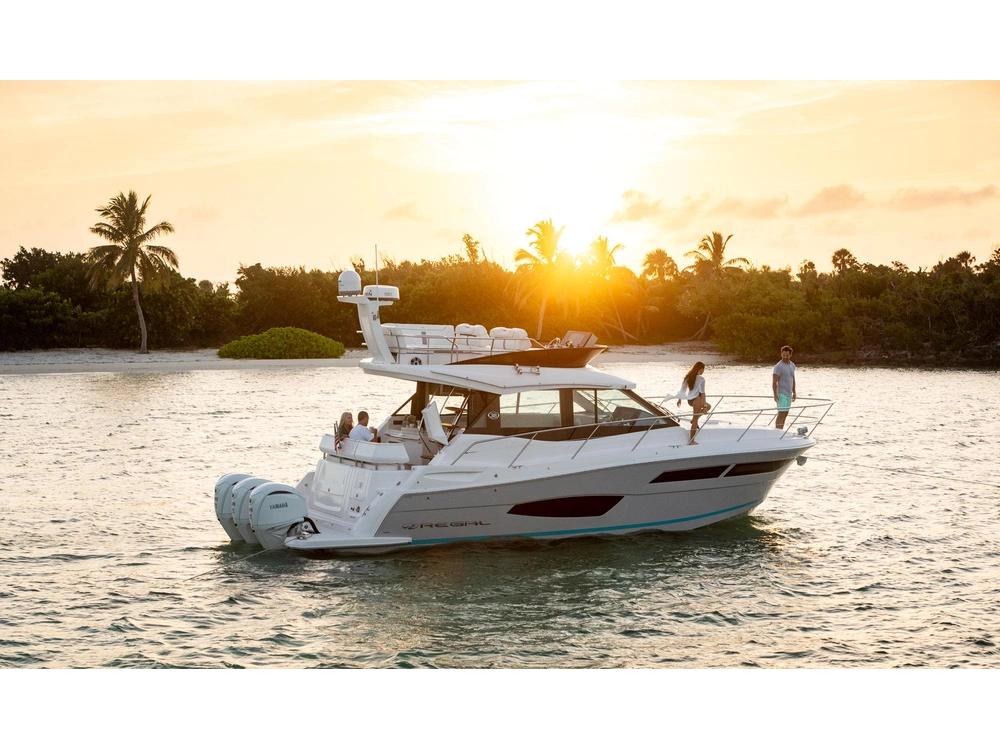 Regal 38 FXO 38 FXO 2025 alt