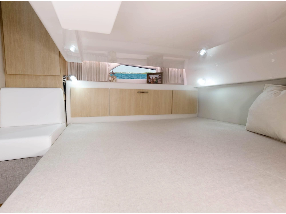 Regal 33 SAV 33 SAV 2025 alt