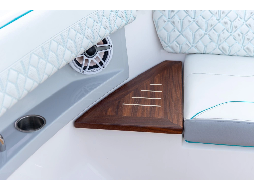 Regal 43 SAV 43 SAV 2025 alt