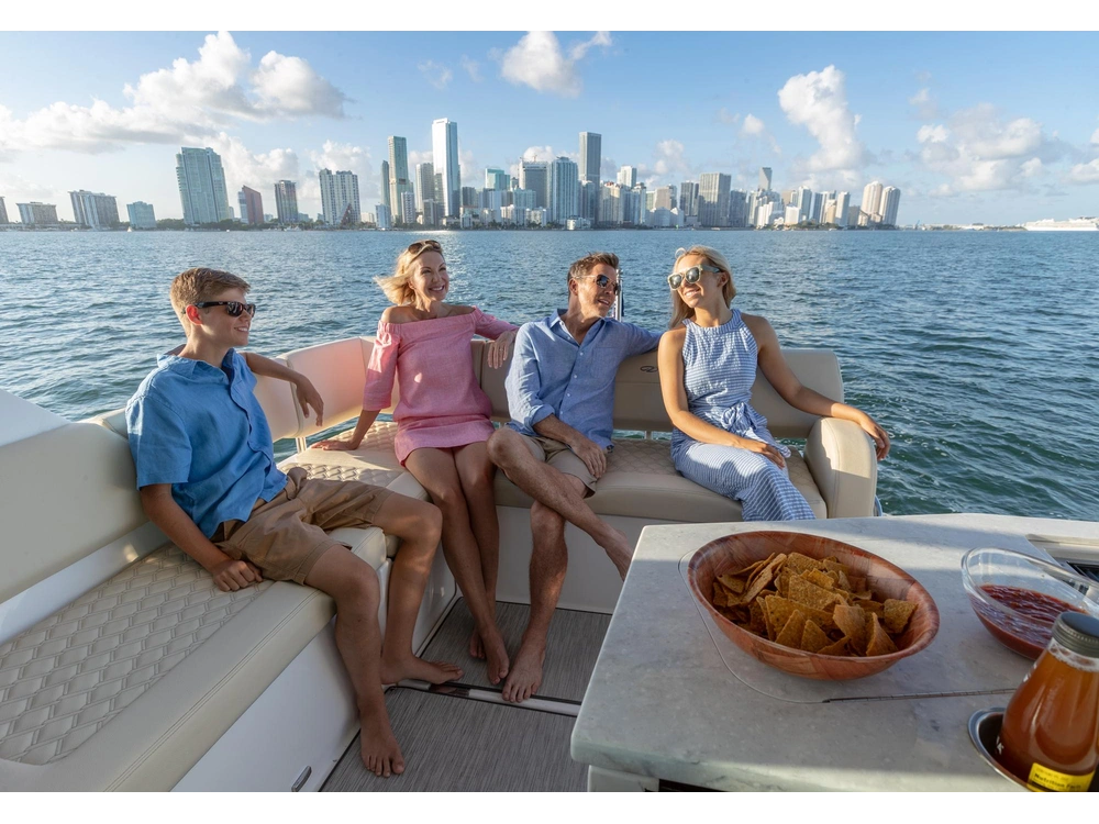 Regal 38 Grande Coupe 38 Grande Coupe 2025 alt